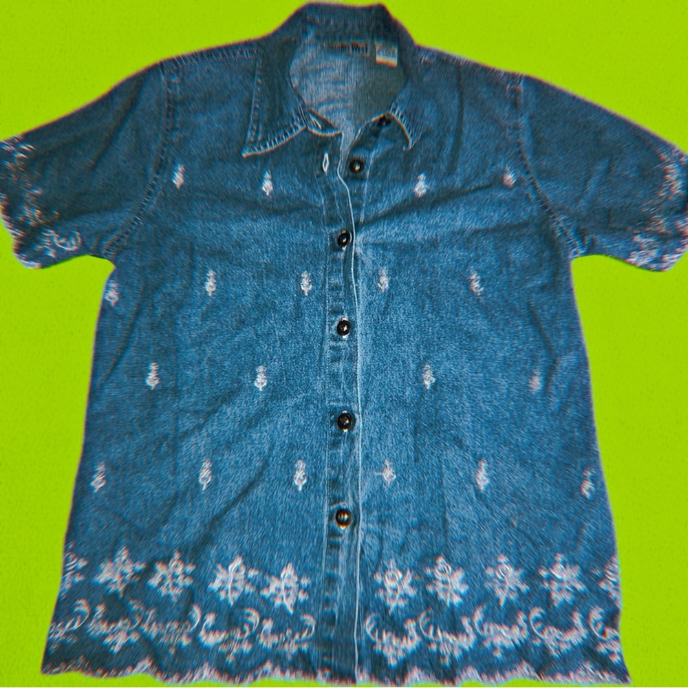 Pre-owned Women’s Blue Embroidered Denim “Studio West” Button-Up Shirt (Size S)